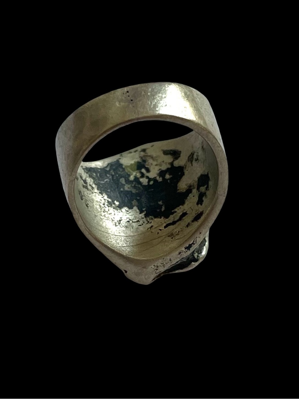 Vintage Brutalist Silver Tone Metal Face Ring Size 5 - Picture 6 of 6